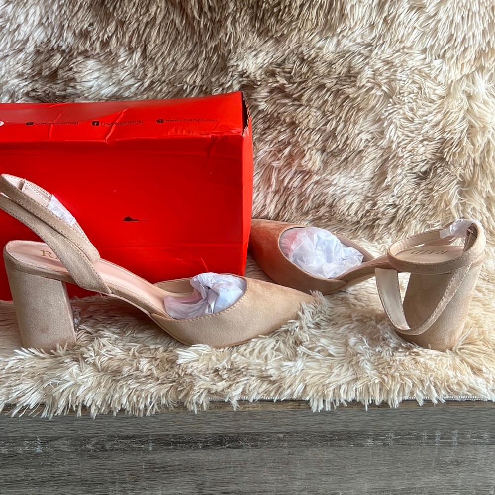 RAID Neima Block-Heeled Shoes Size 11 Beige Micro New in Box